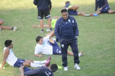 Un celoso operativo policial acompañará al plantel en Cuyo