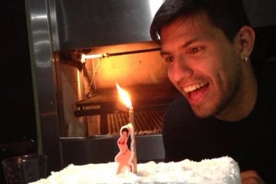 Karina festejó el cumpleaños del Kun Agüero