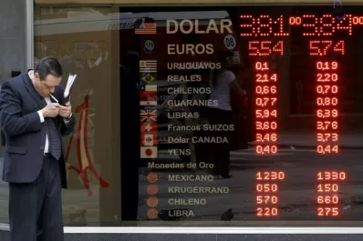 El dólar oficial recupera terreno frente al blue en las pizarras