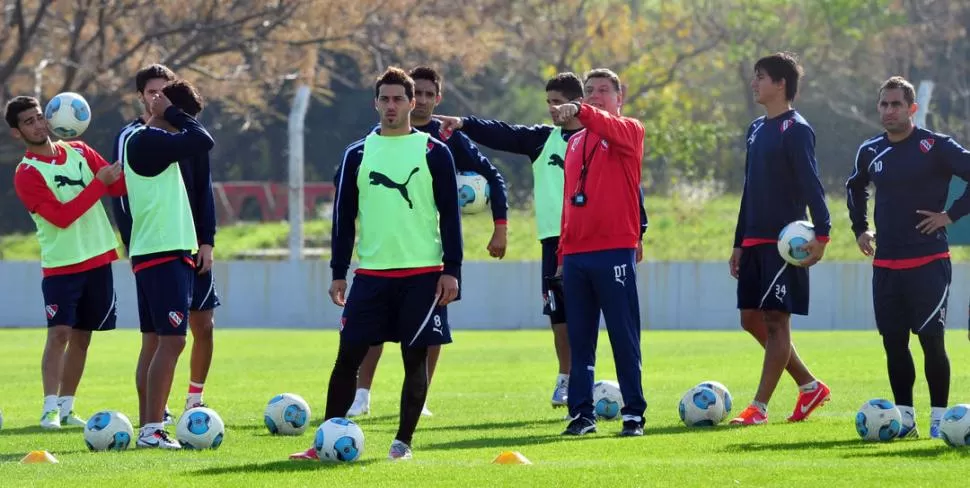 ATENTOS. Independiente se entrena pesando en River y en el descenso. 