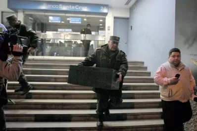 Allanaron el Banco Santa Cruz por las cajas de seguridad de Lázaro Báez