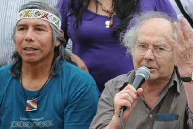 Los qom esperan en Plaza de Mayo a que los reciba la Presidenta