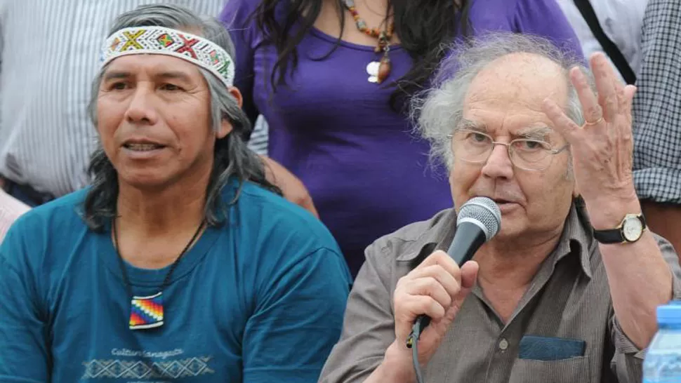 APOYOS. Pérez Esquivel, junto al cacique Félix Díaz. DYN