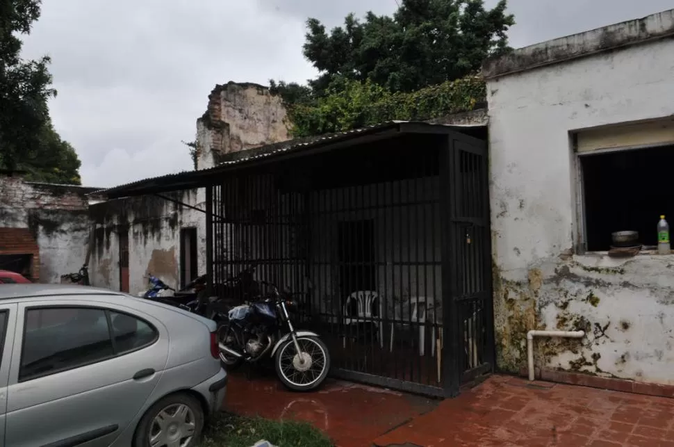 TRAS LAS REJAS. La celda de la Brigada de Investigaciones Norte, ubicada en la parte trasera de la comisaría de Yerba Buena, en San Martín al 200. LA GACETA / FOTO DE JORGE OLMOS SGROSSO (ARCHIVO)