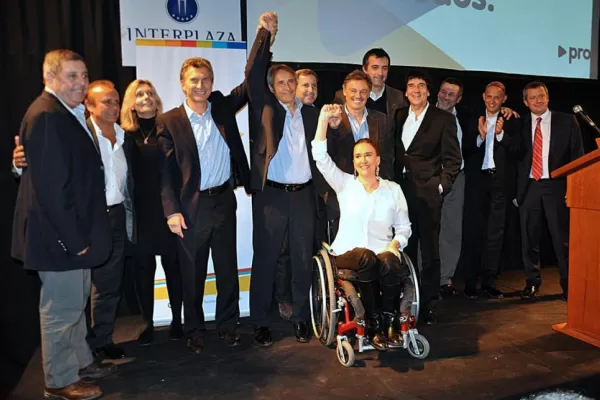 Opositores se unen para enfrentar al PRO