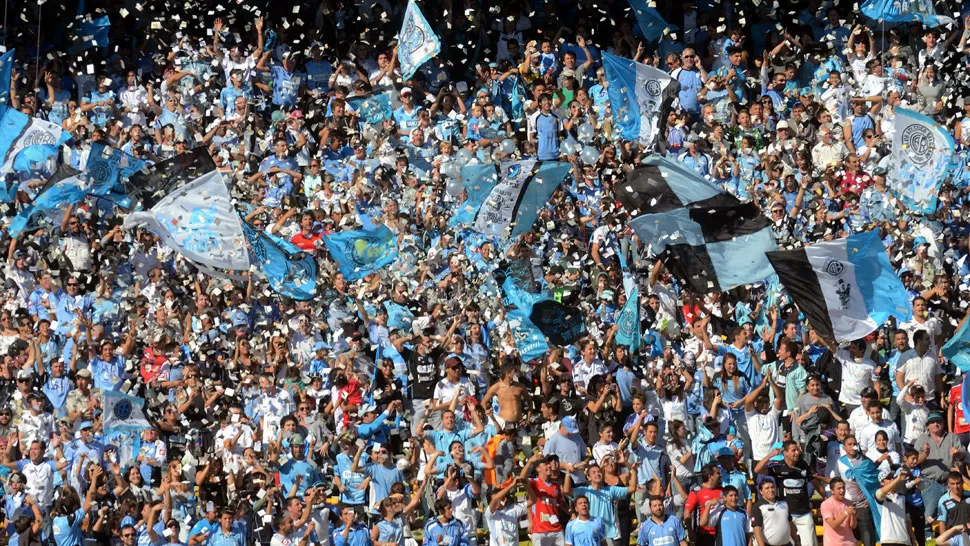 UNA FIESTA. La hinchada de Belgrano ya sueña con la Sudamericana. TELAM