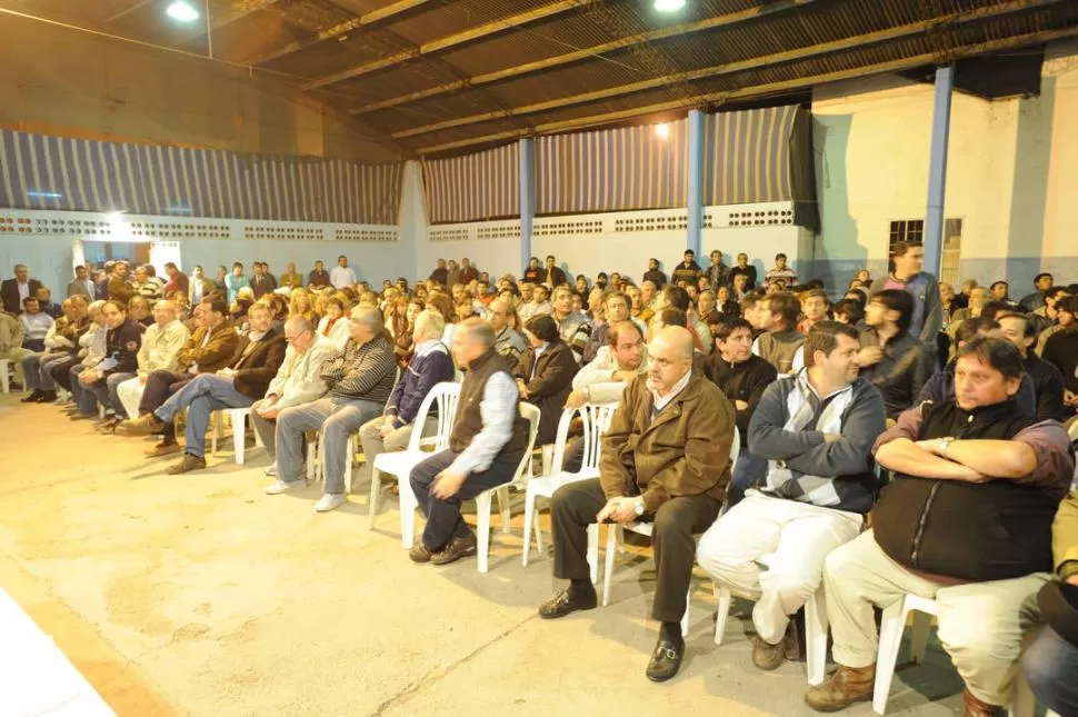 EN LA MIRA. Los candidatos opositores tienen dudas de que los participantes de la asamblea hayan sido socios regulares. 