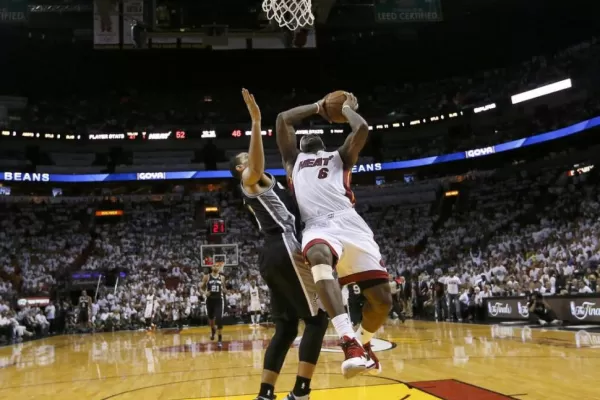 Miami igualó la serie ante un errático San Antonio