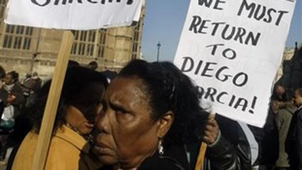 PROTESTAS. El pueblo de Chagos pretendía retornar a la isla Diego García. FOTO TOMADA DE MEMORIASTIERRA.BLOGSPOT.COM