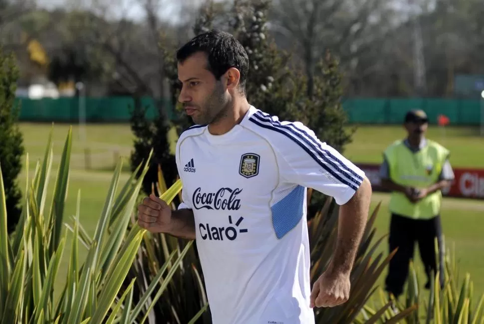 CON LA MIRA EN BRASIL. Para estar cerca del Mundial hay que sacar un buen resultado contra Ecuador, en lo posible ganar, aseguró Javier Mascherano,  