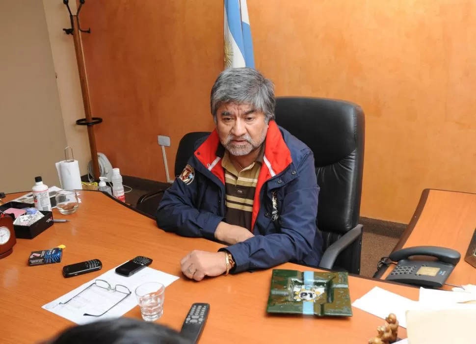 NEGOCIACIÓN EN ESPERA. Palina, secretario general de Fotia, confirma la tregua ante la prensa. LA GACETA / FOTO DE ENRIQUE GALINDEZ