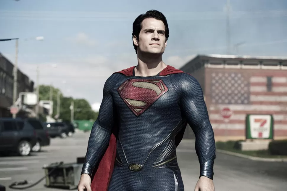 A SALVARNOS. Superman vuelve a los cines mañana.