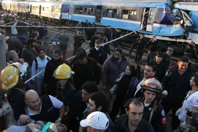 Chocan dos trenes del Sarmiento en Castelar: hay tres muertos y 200 heridos