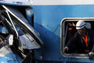 La línea Sarmiento asegura que el tren no frenó ante las señales