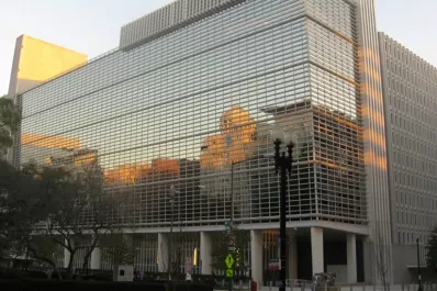 El Banco Mundial advierte que podrían faltar productos en Argentina