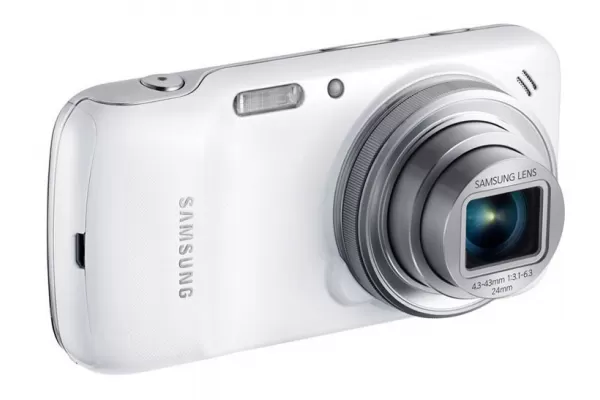 Samsung sorprende con un Galaxy S4 con lente con zoom