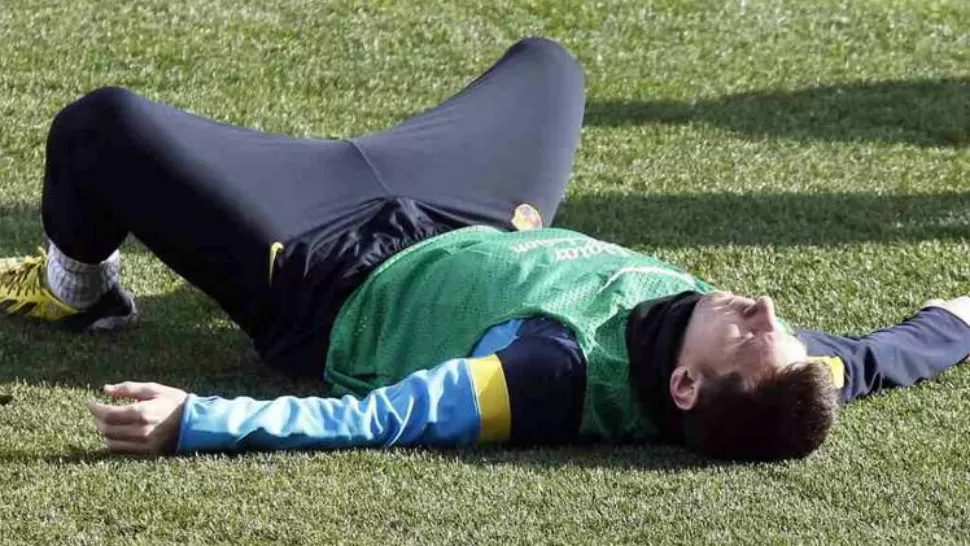 CANSADO. Signorini señaló que Messi está por encima de 120 entre Barcelona, dos torneos y la selección nacional. Existe riesgo para que llegue bien a Brasil 2014. FOTO TOMADA DE CLARIN.COM