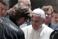 Le regalaron dos Harley Davidson al Papa