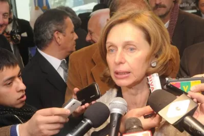 La senadora Rojkés no acudió a la audiencia, y no hubo conciliación