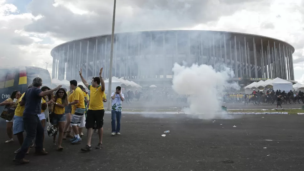 DISTURBIOS. Los desmanes ocurrieron a sólo tres kilómetros del Palacio del Planalto, sede de la Presidencia de la República, casi en simultáneo con la ceremonia de apertura del torneo, tras la cual Brasil superó por 3-0 a Japón, por la zona A. REUTER