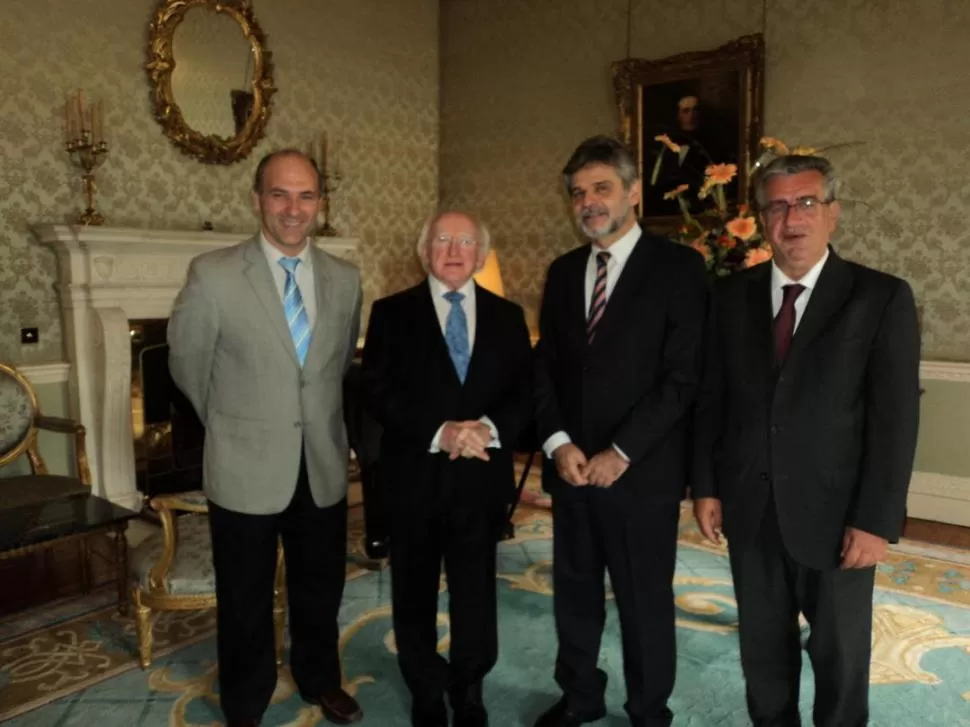 JUNTOS. Carmona, Higgins, Filmus y Vitar en el Palacio de Gobierno. PRENSA MINISTERIO DE RELACIONES EXTERIORES Y CULTO