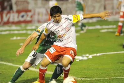 Nico Roldán, con hielo en su rodilla