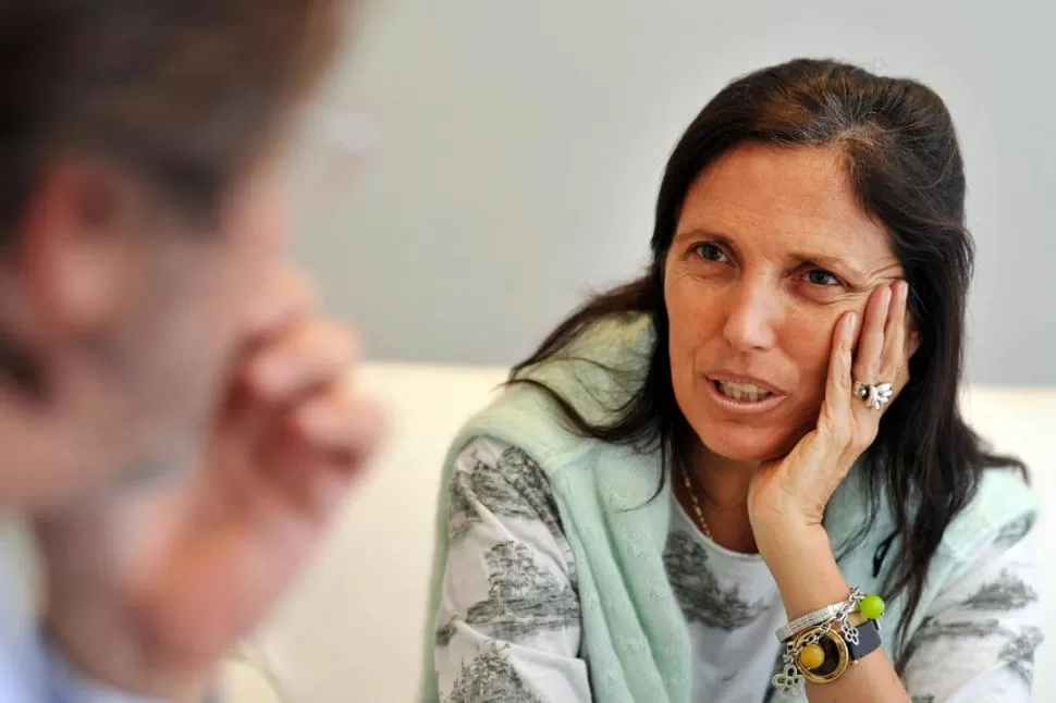 LA CLAVE. Piñeiro revela en la entrevista la manera en que se encontró con el título de su última novela tras participar de un foro en Chaco. LA GACETA / FOTO DE DIEGO ARáOZ (ARCHIVO)