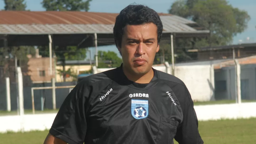 EN PRIMERA. Pedro Argañaraz dirigirá el partido entre Estudiantes de La Plata y Belgrano de Córdoba. 