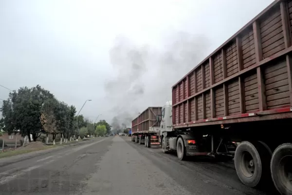 Una rastra casi le saca un pie a una nena y otra se metió adentro de una casa
