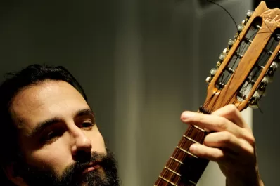 Una gira  chura  que impuso el respeto que el charango merece