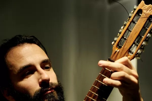 Una gira  chura  que impuso el respeto que el charango merece