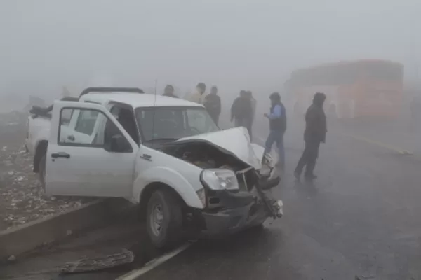 Chocan una camioneta y un colectivo en El Pinar de los Ciervos