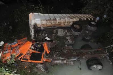 Un camionero murió al caer a un arroyo