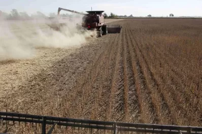 La campaña sojera fue bastante mala y la de maíz un poco mejor, pero ambas están en crisis