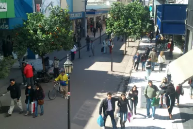 Pese al feriado puente, el centro mantuvo su ritmo habitual