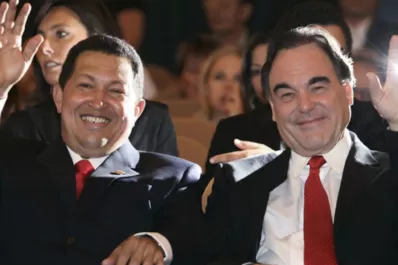 Oliver Stone llevará al cine la vida de Hugo Chávez