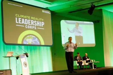 Una joven tucumana compartió la        cruzada ecologista de Al Gore