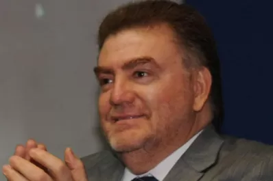 El amayismo habría sido tentado con ir cuarto