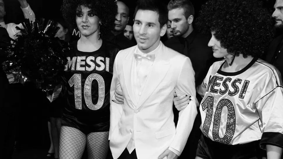 DE LUJO. La Pulga estuvo el fin de semana desfilando en Milan. FOTO TOMADA DE TWITTER.COM/LEOMESSIFANSCLUB