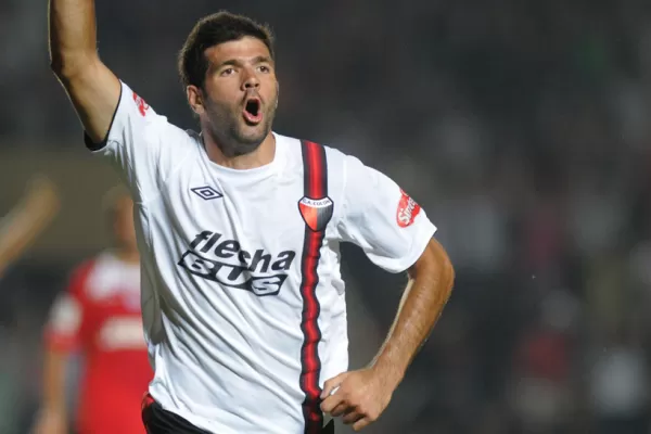 Angelici espera por Gigliotti y Cata Díaz