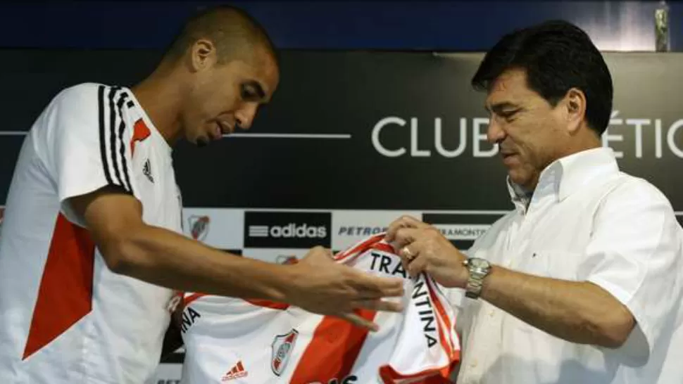 SORPRENDIDO. “Hablé con Trezeguet antes y me había contado que se estaba preparando para hacer una gran pretemporada, que quería ponerse bien. A mí me sorprendió que no estuviera en el plantel”, tiró Passarella. FOTO TOMADA DE OLE.COM