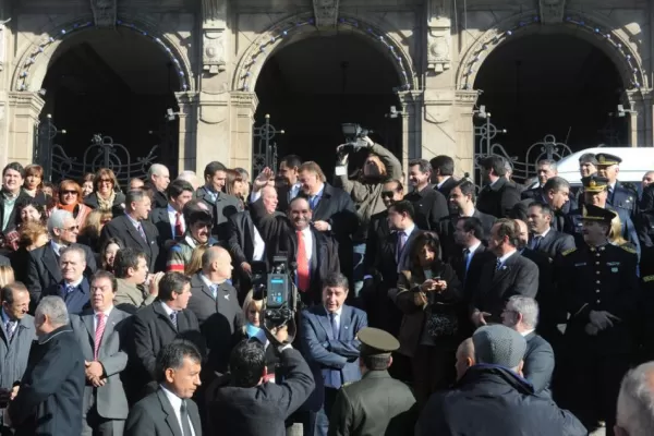 Aunque con heridas, Orellana y Amaya ratificaron su aval al PE