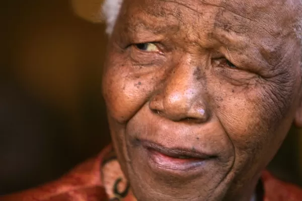 Mandela continúa en situación crítica