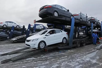 El blue y la inflación motorizan la venta de autos importados en Tucumán