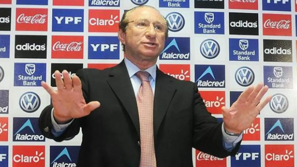 ELOGIOS. “La figura de Grondona es muy fuerte, muy importante, su liderazgo es muy saludable para todo el fútbol argentino, destacó Cherquis Bialo. FOTO TOMADA DE ELGRAFICO.COM