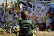 Obama se reunió con la familia de Mandela, pero no lo visitó