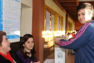 Iván Carvallo, el primero en ejercer el voto joven