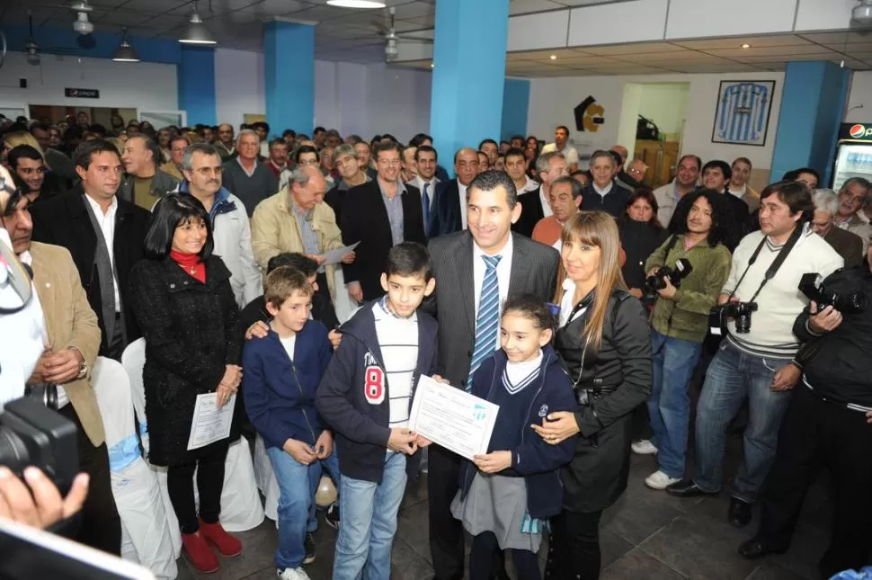 ACTO. Hay que estar preparado para ser presidente de Atlético, sostuvo Leito al iniciar anoche su tercer mandato. 