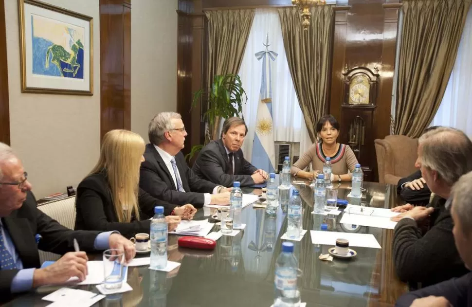 CÓNCLAVE. La titular del Banco Central, Mercedes Marcó del Pont, presidió una reunión plenaria de la institución cuando se realizó el lanzamiento del Cedin. TELAM (ARCHIVO)