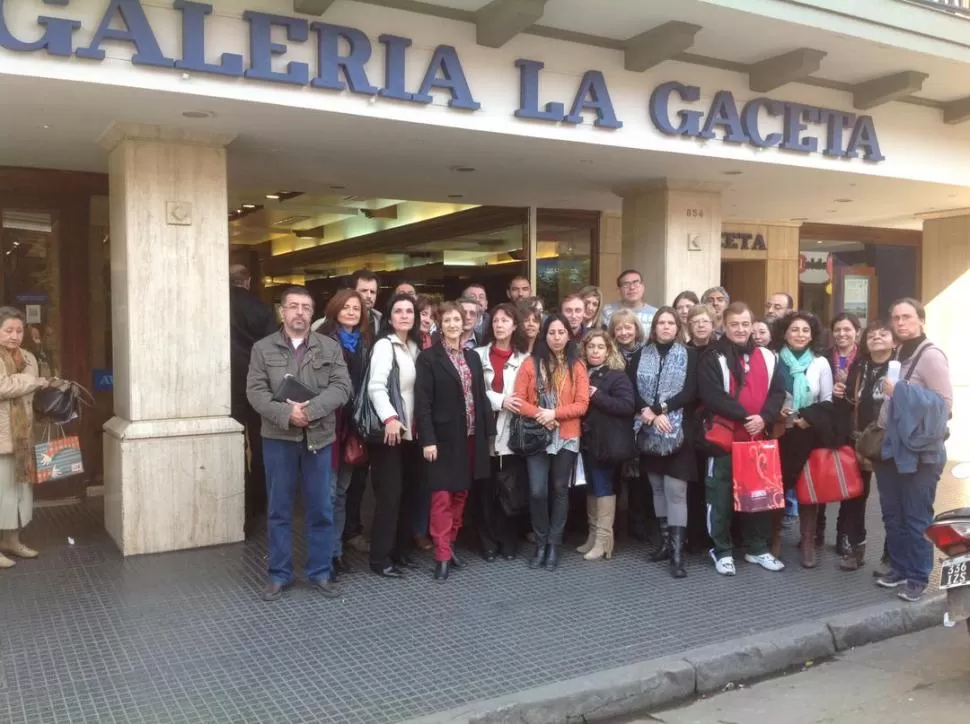 EN CONTRA. Autoridades de Artes y docentes de la casa rechazan la toma. LA GACETA / FOTO DE ROBERTO DELGADO